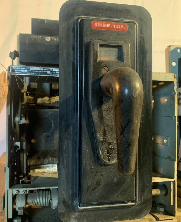 Federal Pacific DMB-15-T MJ Air Circuit Breaker, 225A 600VAC